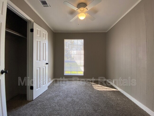 Foto del edificio - 536 Hewlett Rd