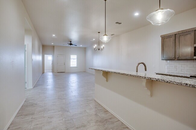 Foto del edificio - Like New Construction in Cooper District