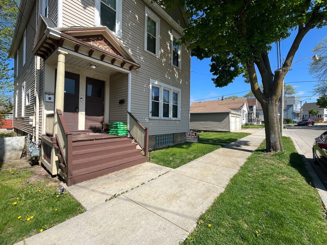 Foto principal - 2642 S Clement Ave