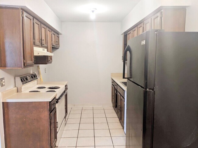 Foto del edificio - 1 Bedroom Condo (Available Immediately)