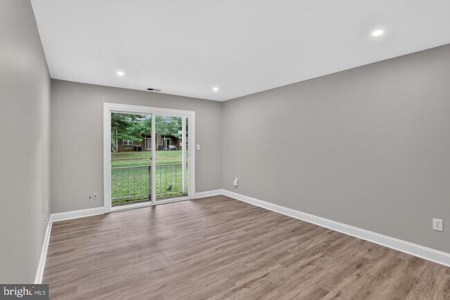 Building Photo - 1807 Silver Ct
