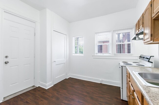 Building Photo - 1021 Lehman St