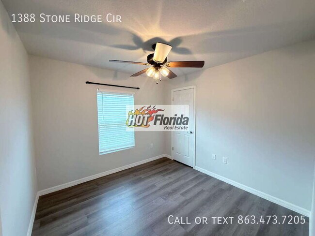 Foto del edificio - 1388 Stone Ridge Cir