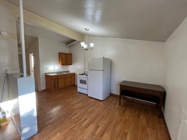Kitchen - 450 E 15th Ave