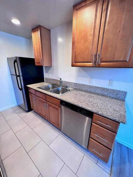 Foto del edificio - 1263 S Dunsmuir Ave