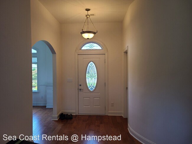 Building Photo - 3 br, 2 bath House - 689 Castle Bay Drive