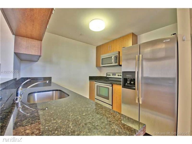 Foto del edificio - 601 NE 23rd St