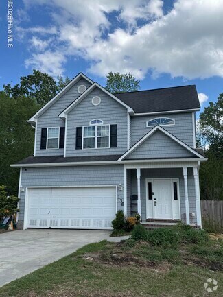 Building Photo - 138 Briar Hollow Dr