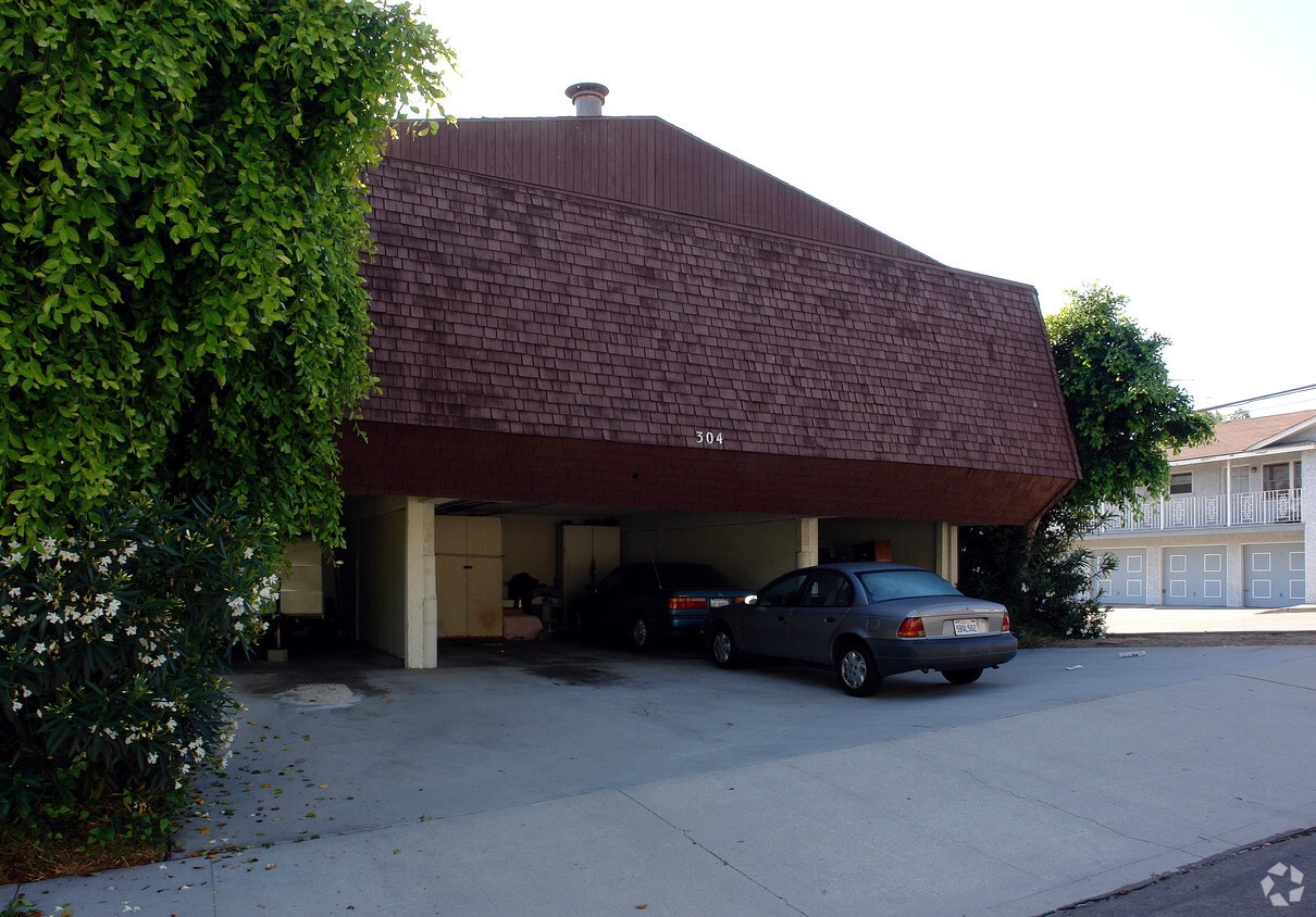 Building Photo - 304 Loma Vista St