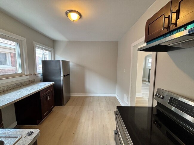 Foto del edificio - 3025 Tuxedo St