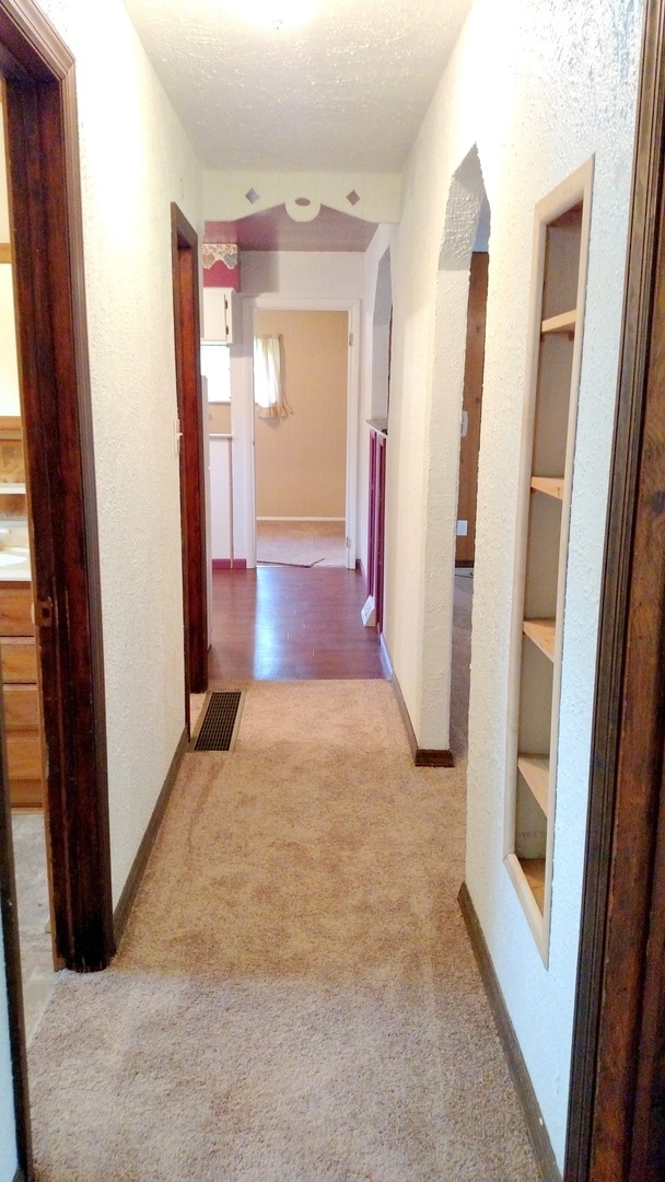 Building Photo - Two Bedroom House in Jefferson Hills With Central Air And Detached One Car Garage - Fenced In Yard