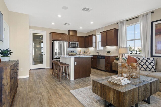 Building Photo - Provence Townhomes - Natomas