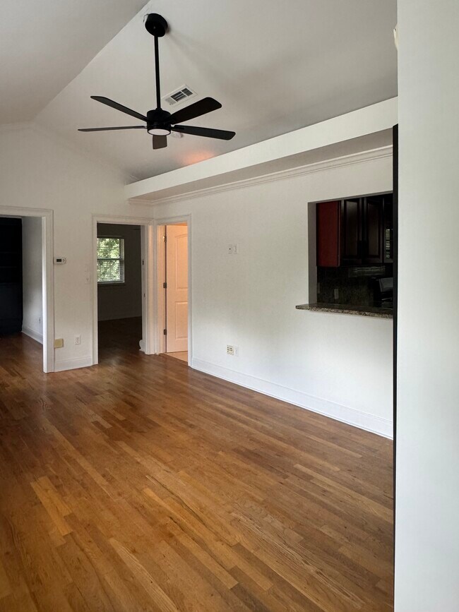 Foto del edificio - 488 Burlington Road Northeast