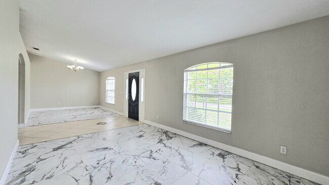 Foto del edificio - 923 SE 23rd Terrace