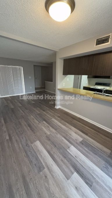 Foto del edificio - 2726 S San Gully Rd