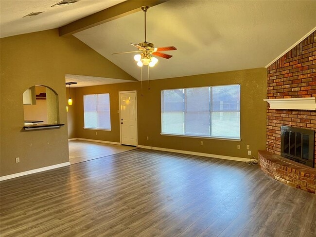 Building Photo - 1359 Tenderden Dr
