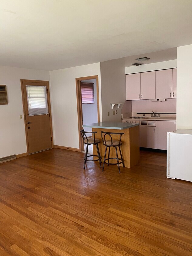 305 N Midvale Blvd Unit B, Madison, WI 53705 Apartments Madison, WI