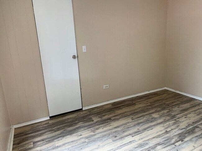 Foto del edificio - Two Bedroom One Bath Manufactured Home - G...