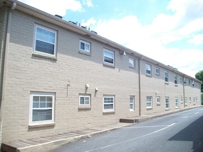 Building Photo - 1009 Washington St SW
