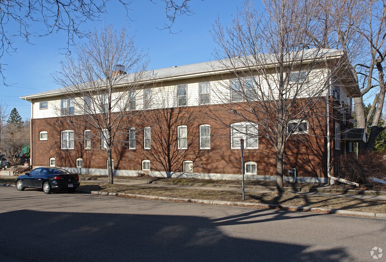 Building Photo - 1668 Dayton Ave