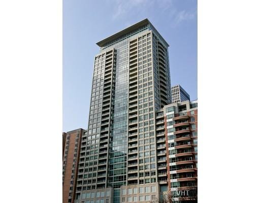 Primary Photo - 250 E Pearson St