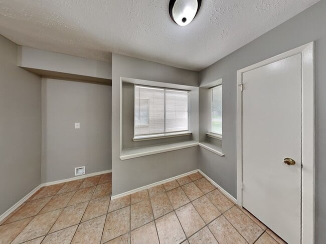 Building Photo - 24030 Griffin House Ln