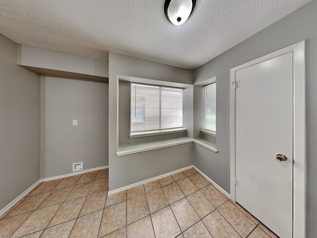 Foto del edificio - 24030 Griffin House Ln