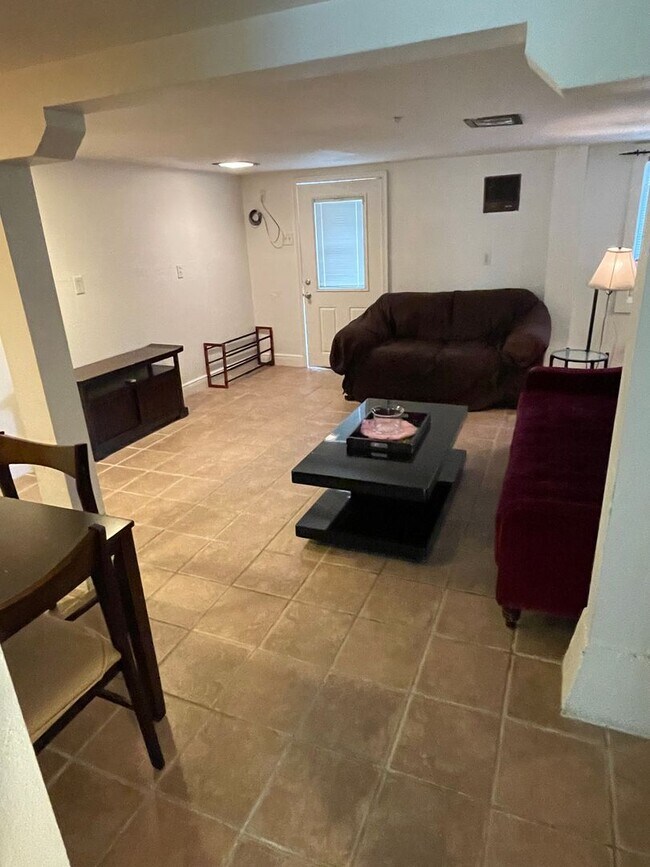 Foto del edificio - Partially Furnished 2BD/2BA