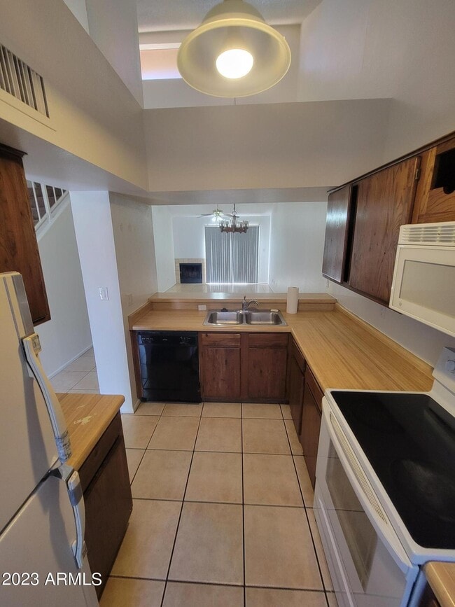 Foto del edificio - 14002 N 49th Ave