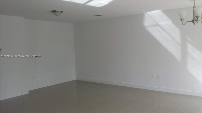 Foto del edificio - 657 NW 47th St