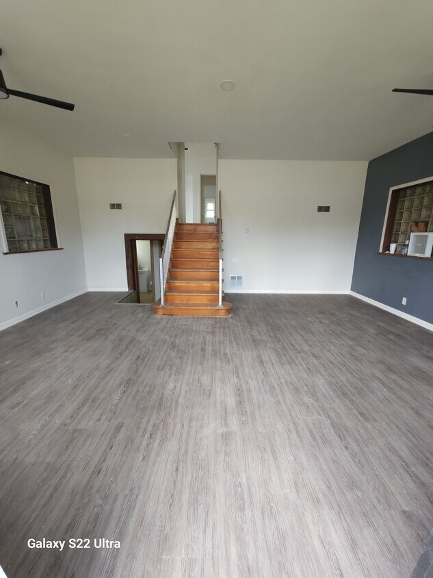 Storefront - 3805 N 20th St