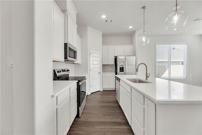 Foto del edificio - 3168 N Earl Rudder Fwy