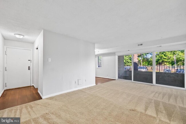 Foto del edificio - 7583 Margate Ct