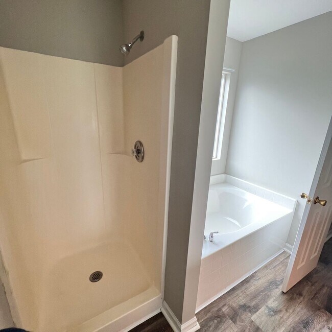 Foto del edificio - 6438 Swallowtail Dr