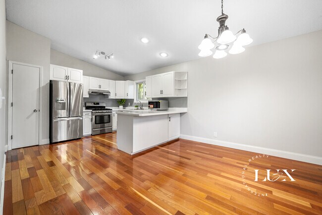 Foto del edificio - 3160 Walnut Grove Ln N