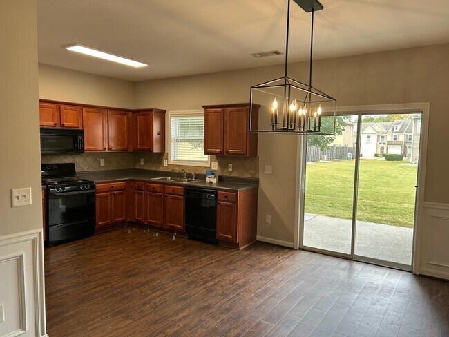 Foto del edificio - 2074 Lakeshore Overlook Cir NW