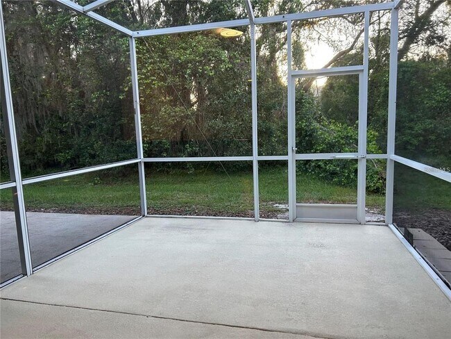 Building Photo - 5713 Fishhawk Ridge Dr
