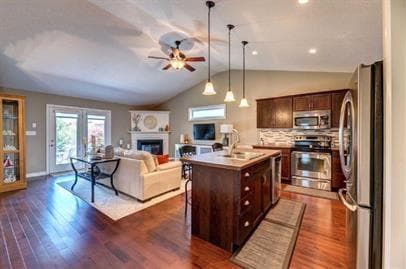 Building Photo - 203 Meadowlark Ln
