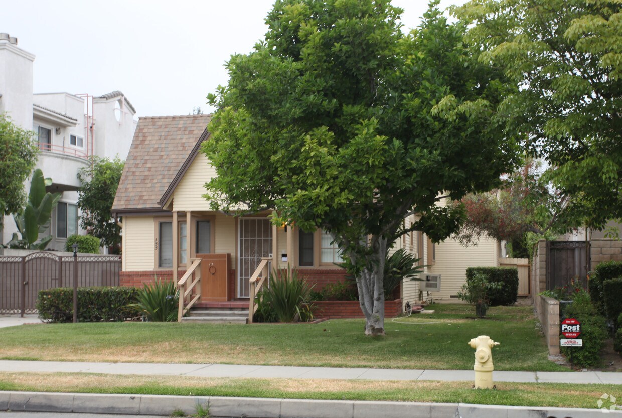 Building Photo - 133 Fano St