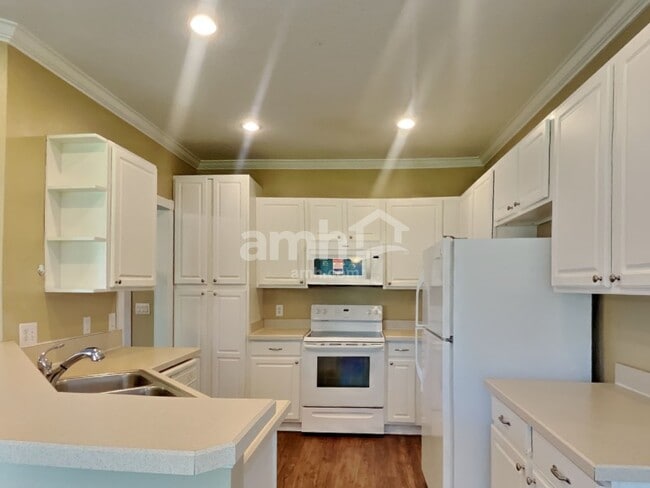 Building Photo - 12467 Accipiter Dr
