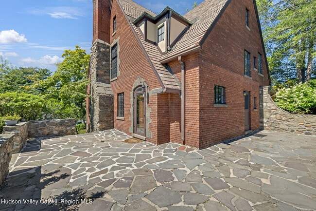 Building Photo - 11 Seaman Rd