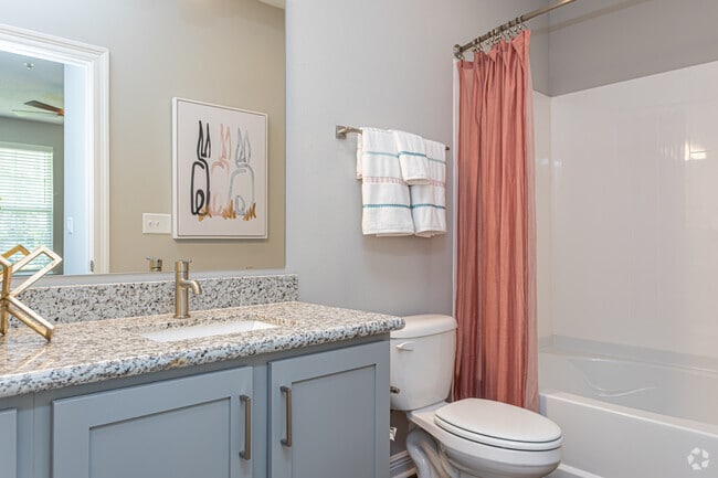 2BR, 2BA - 987SF - Blu on the Boulevard