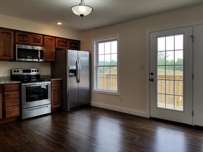 Foto del edificio - GREAT 3 BED 2 BATH CONDO!!!