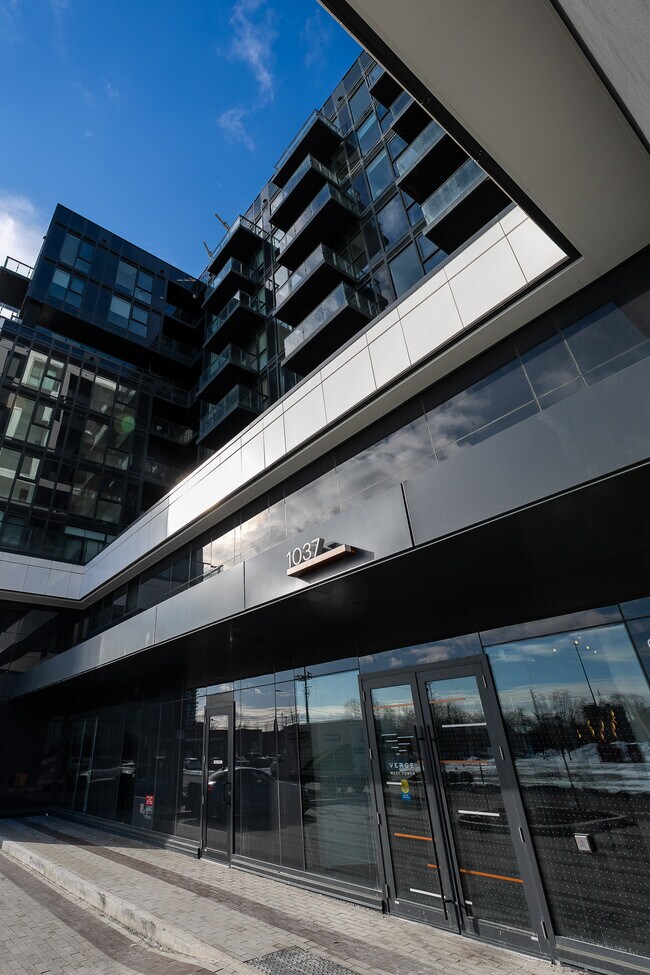 Building Photo - 1037 The Queensway