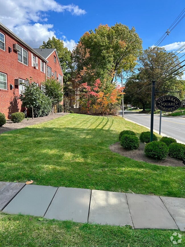 Suburban Square Apartments