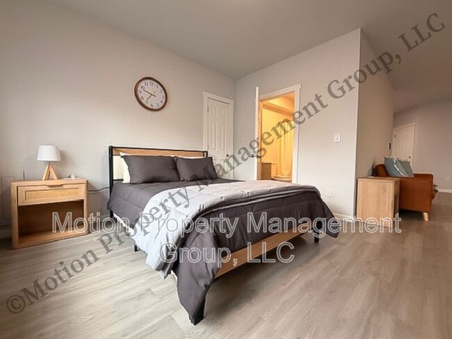 Building Photo - 6918 Northside Dr