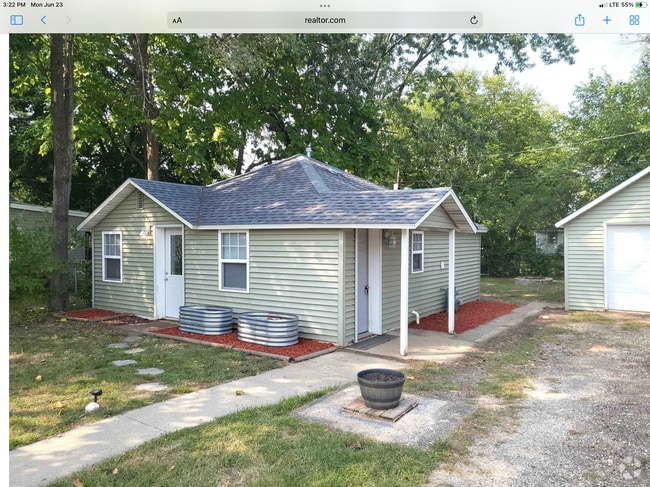 Building Photo - 322 Marquette Rd