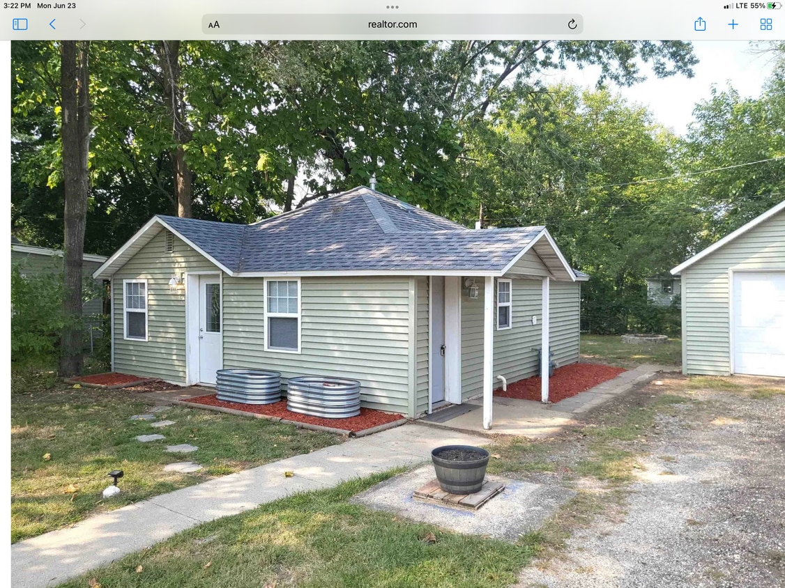 Primary Photo - 322 Marquette Rd