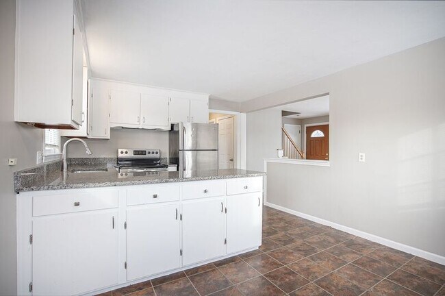 Foto del edificio - 27 Campbell Dr