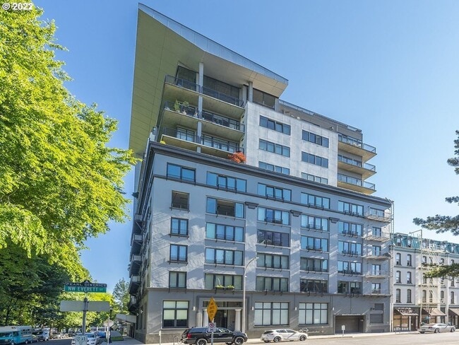 North Park Lofts - Historic Pearl District Warehouse Studio w/parking/most utilities/private balc... - North Park Lofts - Historic Pearl District Warehouse Studio w/parking/most utilities/private balc...